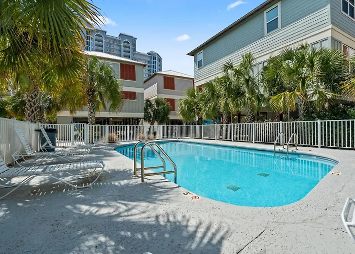 Pet Friendly 4 Bed Steps From With Pool *