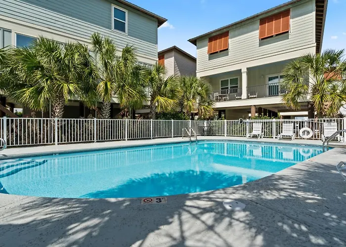 Holiday home Pet Friendly 4 Bed Steps From With Pool *