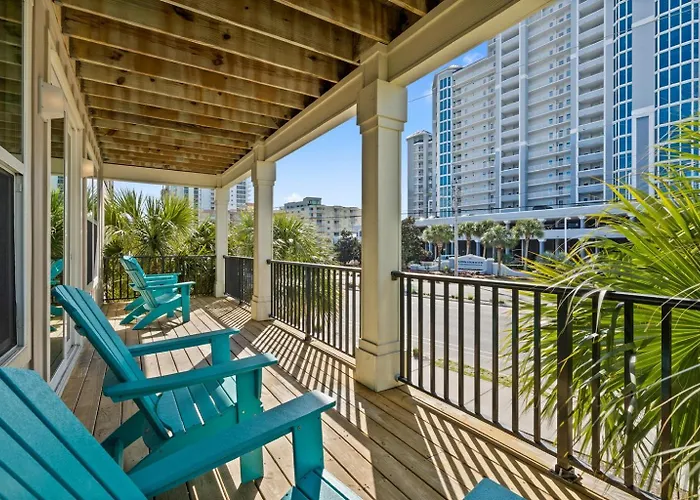 Pet Friendly 4 Bed Steps From With Pool
