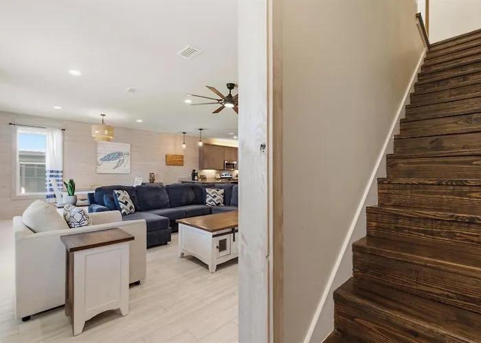 Pet Friendly 4 Bed Steps From With Pool Holiday home