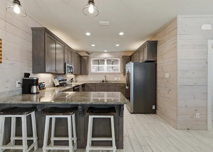 Holiday home Pet Friendly 4 Bed Steps From With Pool Gulf Shores