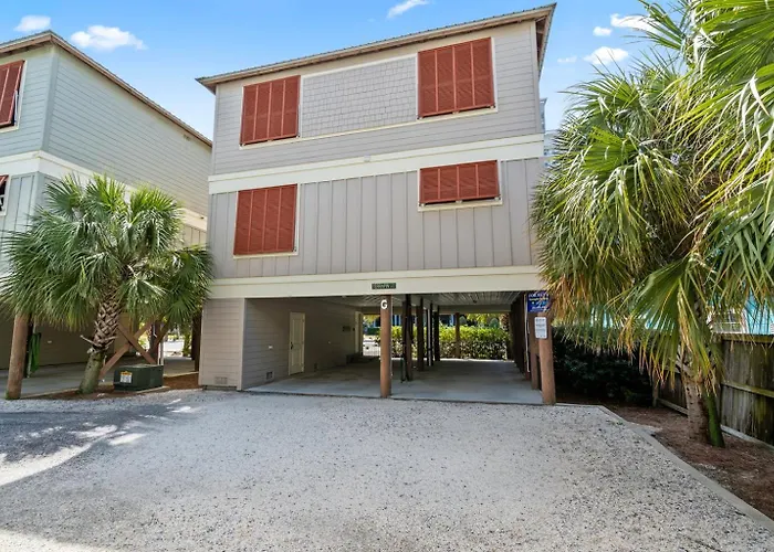 Pet Friendly 4 Bed Steps From With Pool *