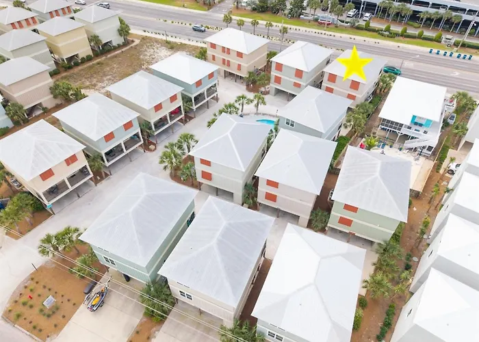 Pet Friendly 4 Bed Steps From With Pool Holiday home Gulf Shores